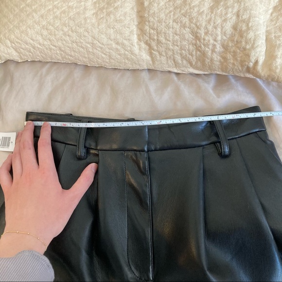 [Sold off app] Wilfred Limerick Shorts - Picture 7 of 8